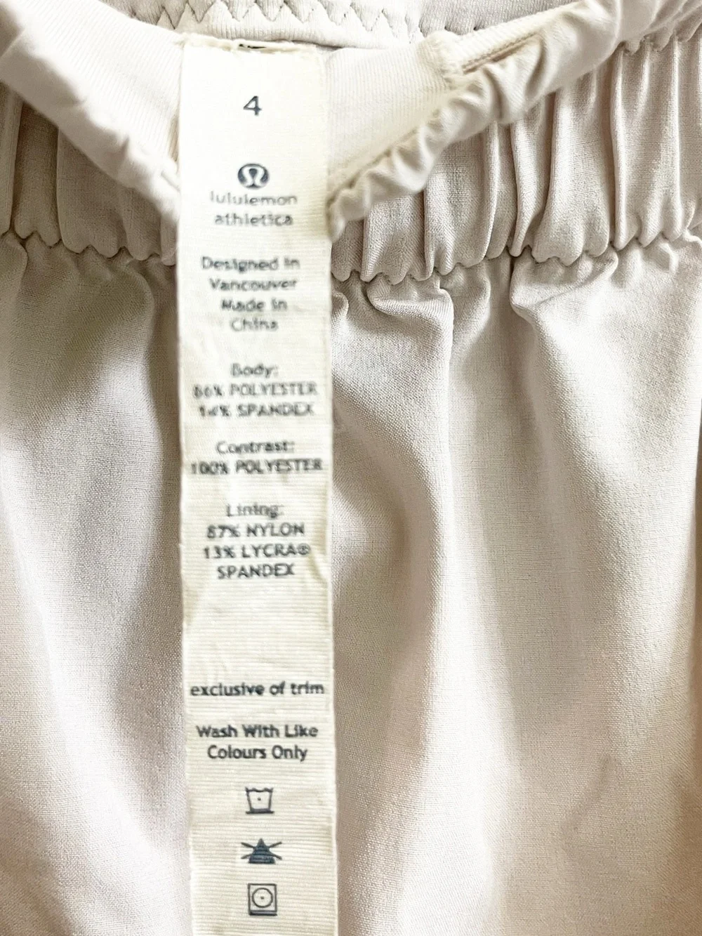 Lululemon Hotty Hot Shorts Size 4 Light Chrome White